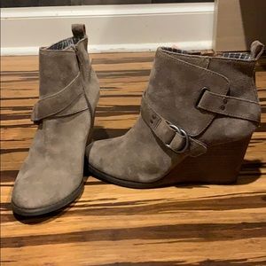 Lucky Brand wedged booties